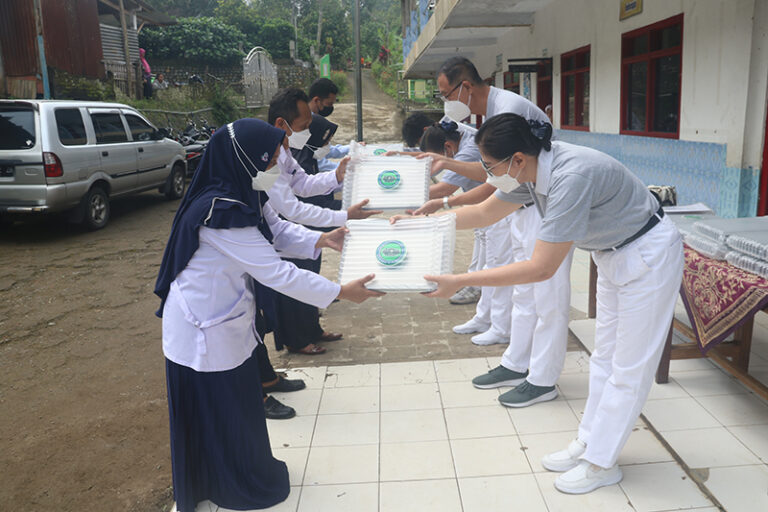 Kementerian Sosial Siapkan 9.700 Laptop Gratis untuk Sekolah Rakyat Mulai Agustus 2025